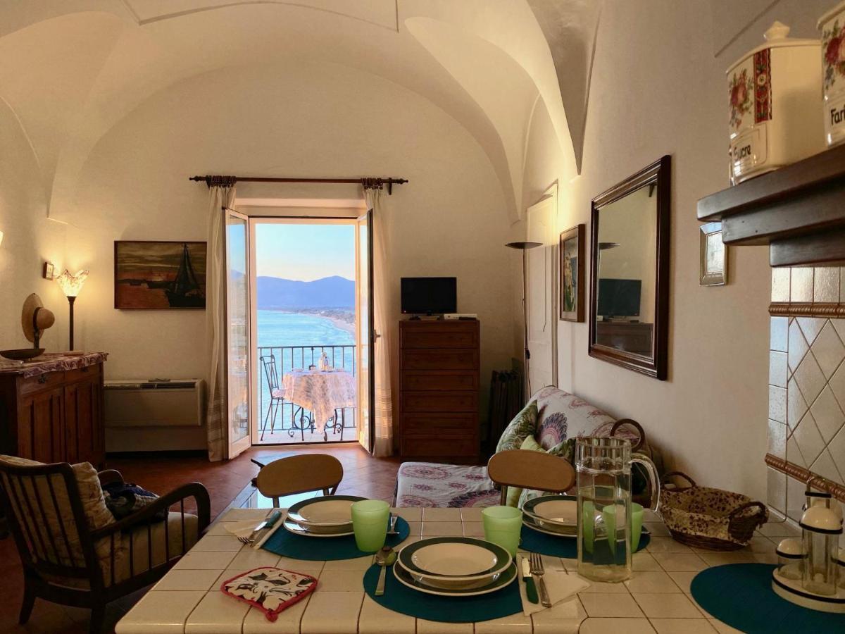 Holidaycasa Romano - Vacanza Nel Cuore Di Сперлонга Екстериор снимка