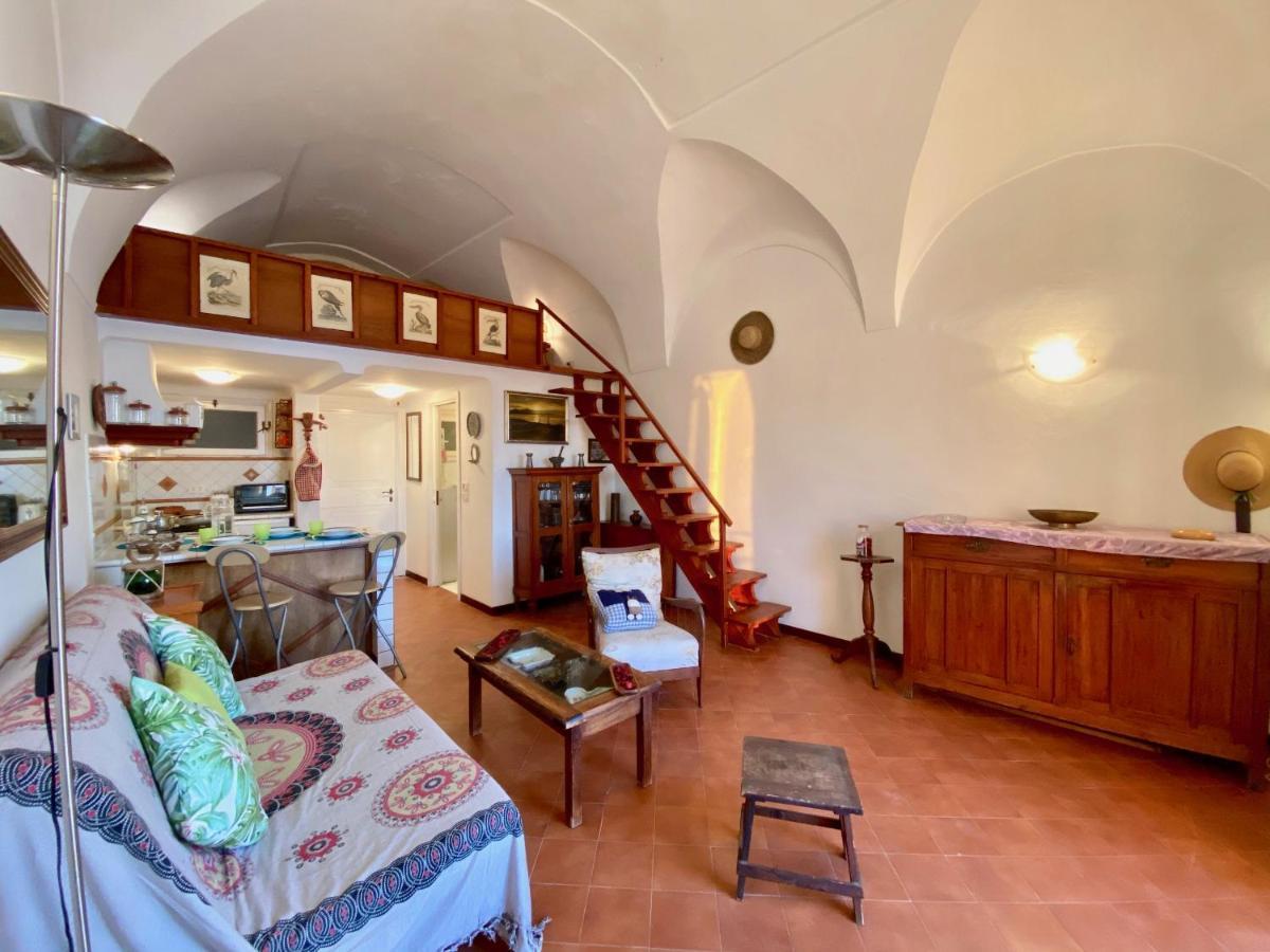Holidaycasa Romano - Vacanza Nel Cuore Di Сперлонга Екстериор снимка