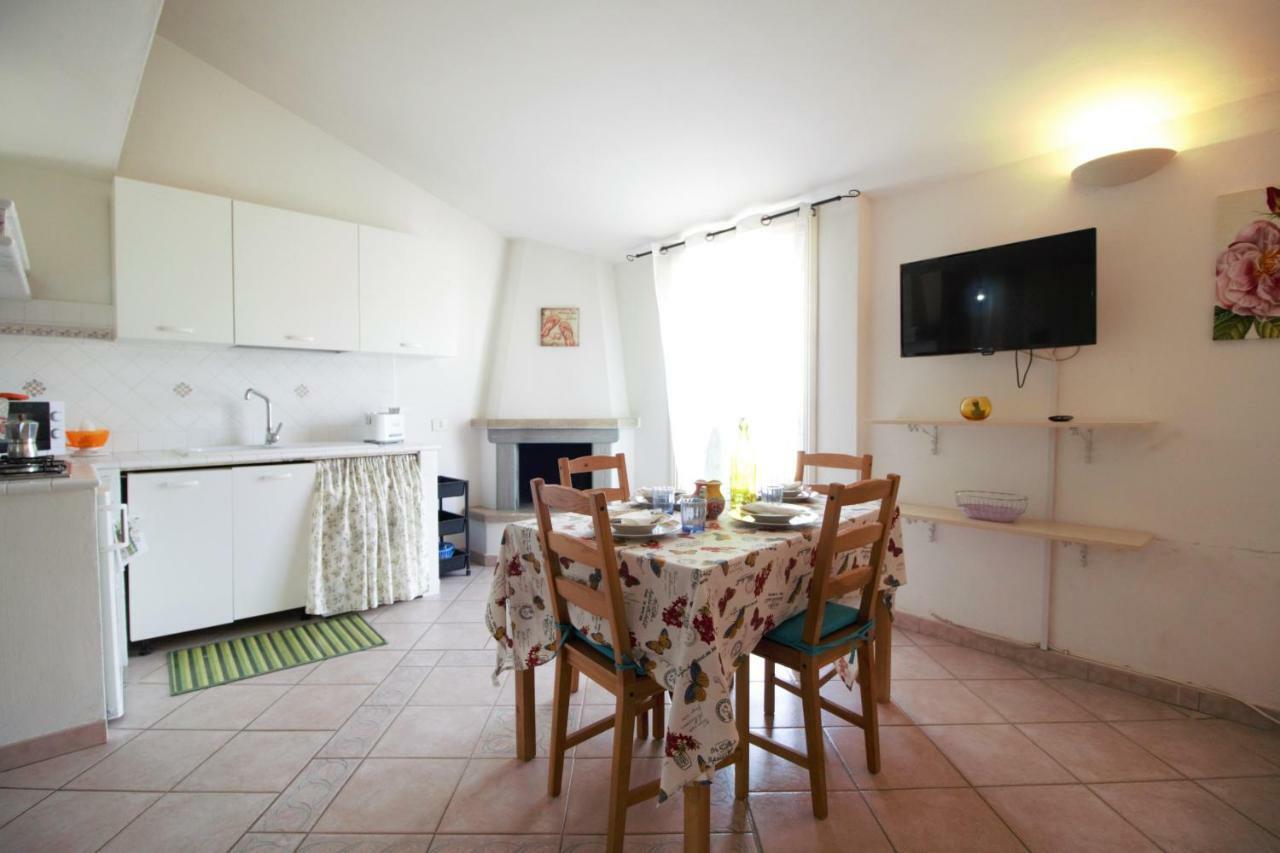 Holidaycasa Romano - Vacanza Nel Cuore Di Сперлонга Екстериор снимка