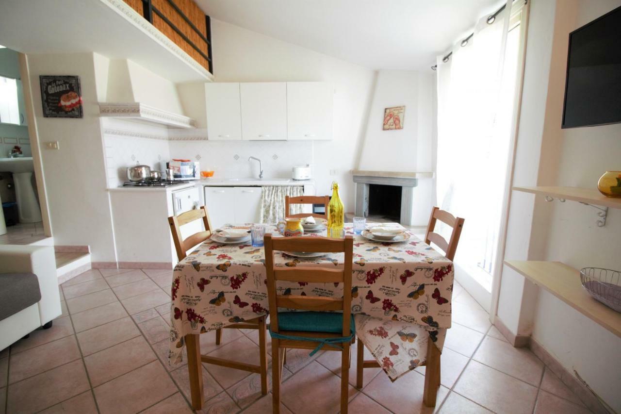 Holidaycasa Romano - Vacanza Nel Cuore Di Сперлонга Екстериор снимка