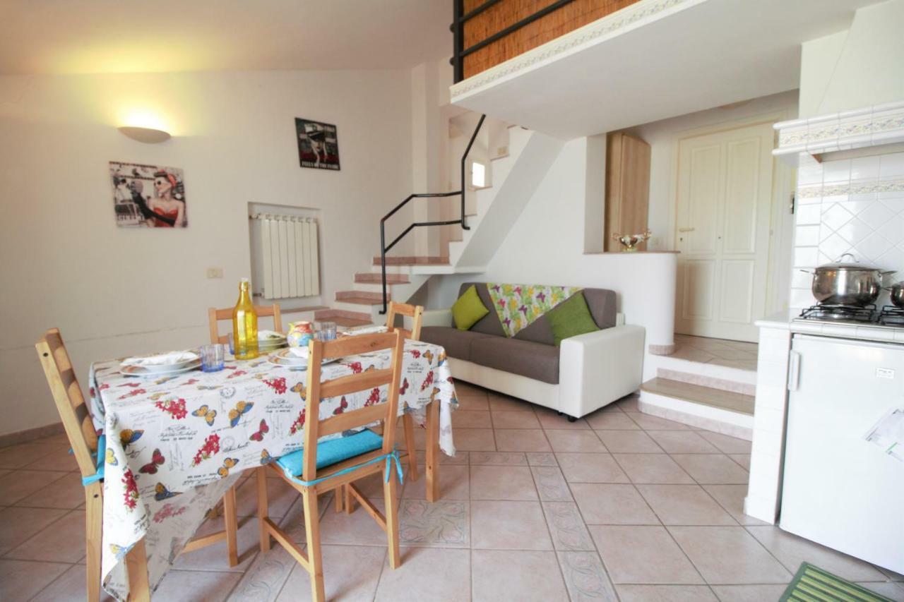 Holidaycasa Romano - Vacanza Nel Cuore Di Сперлонга Екстериор снимка