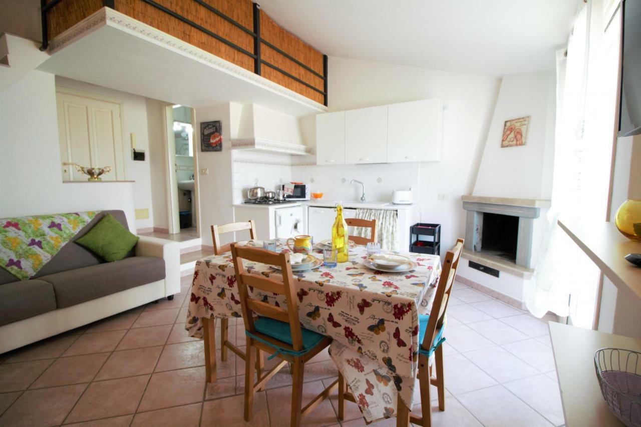 Holidaycasa Romano - Vacanza Nel Cuore Di Сперлонга Екстериор снимка