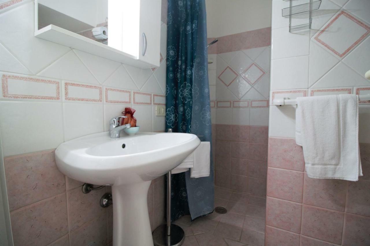 Holidaycasa Romano - Vacanza Nel Cuore Di Сперлонга Екстериор снимка