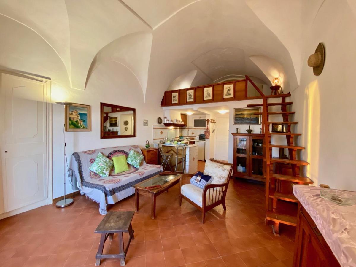 Holidaycasa Romano - Vacanza Nel Cuore Di Сперлонга Екстериор снимка